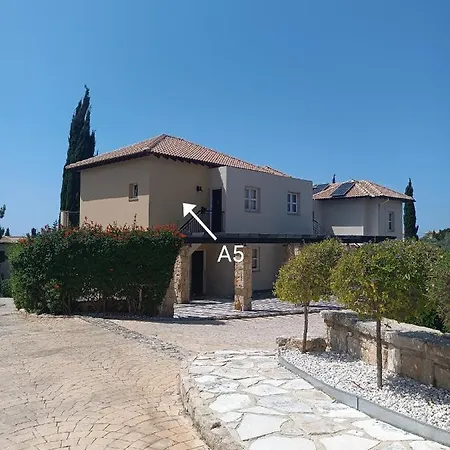 Aphrodite Hills Adonis 아파트 코우클리아