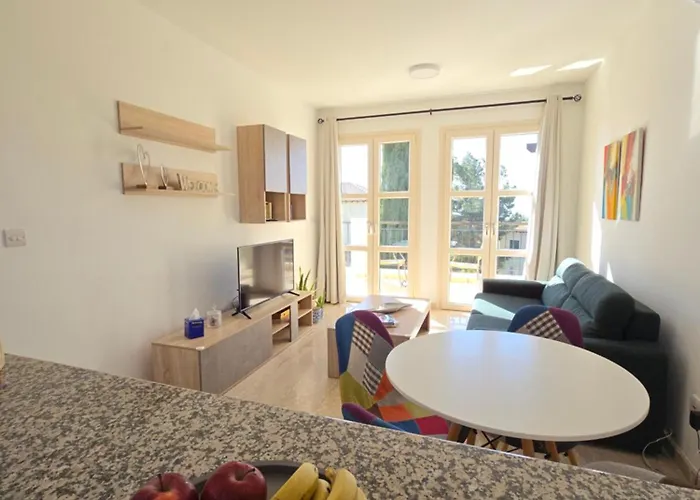 Aphrodite Hills Adonis アパート