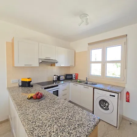 Aphrodite Hills Adonis Apartament *